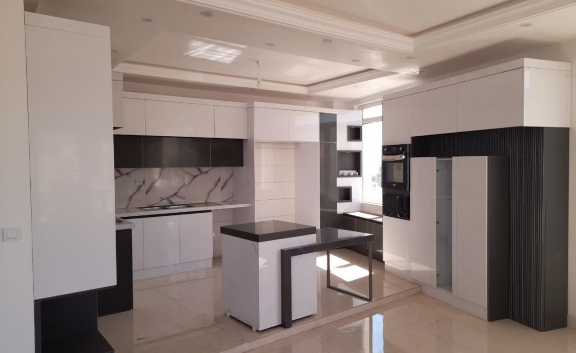 طراحی و اجرایی خاص و بی نظیر کابینت و جزیره